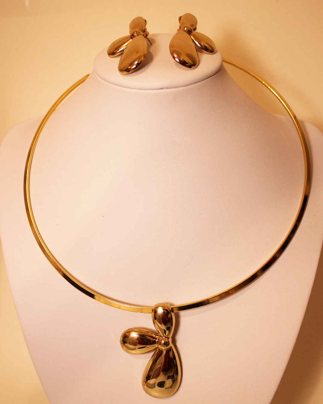 Conjunto Brinco & Colar Folheado - Meia Flor | Ouro 18k